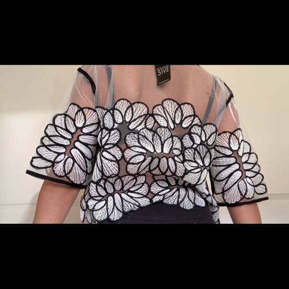 Agaci black/white sheer, lace crop top - Picture 3 of 5